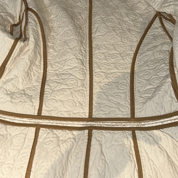 I.e. Gorgeous Cream Satin Swirl Blazer Size Small - Picture 9 of 9